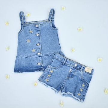 Conjunto en Denim con Flores Bordadas