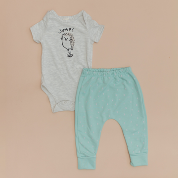 Conjunto de Bebé con Estampado "jump!"