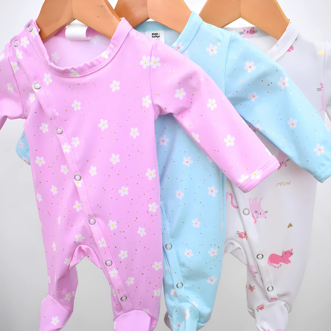 Pijamas Estampadas Enterizas para Bebé – Suaves y Prácticas