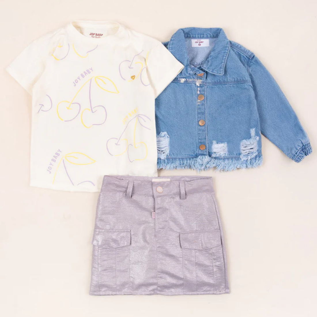 Conjunto Falda Short Metalizada con Camiseta y Chaqueta Denim
