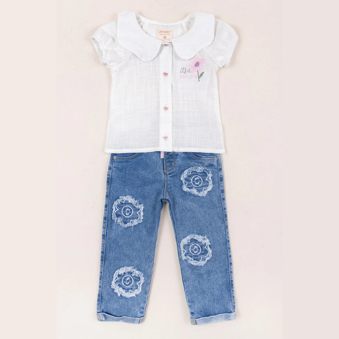 Conjunto de Blusa y Jeans con Flores - Ternura y Estilo