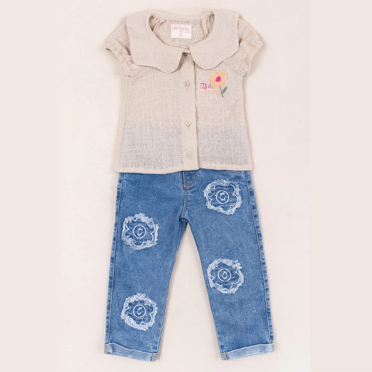 Conjunto de Blusa y Jeans con Flores - Ternura y Estilo