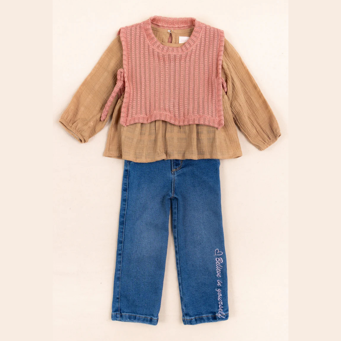 Conjunto Blusa Manga larga + Chaleco Tejido + Jean