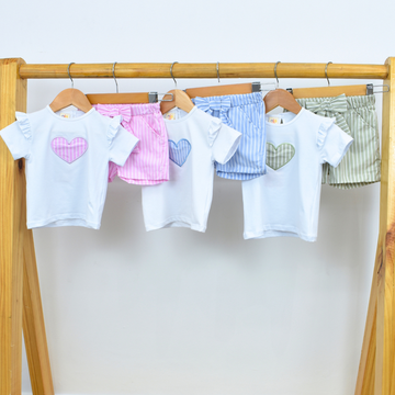 Conjunto con Short de Rayas y Blusa Corazón