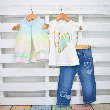 Conjunto de Blusa, Chaleco Acolchado y Jean con Corazones