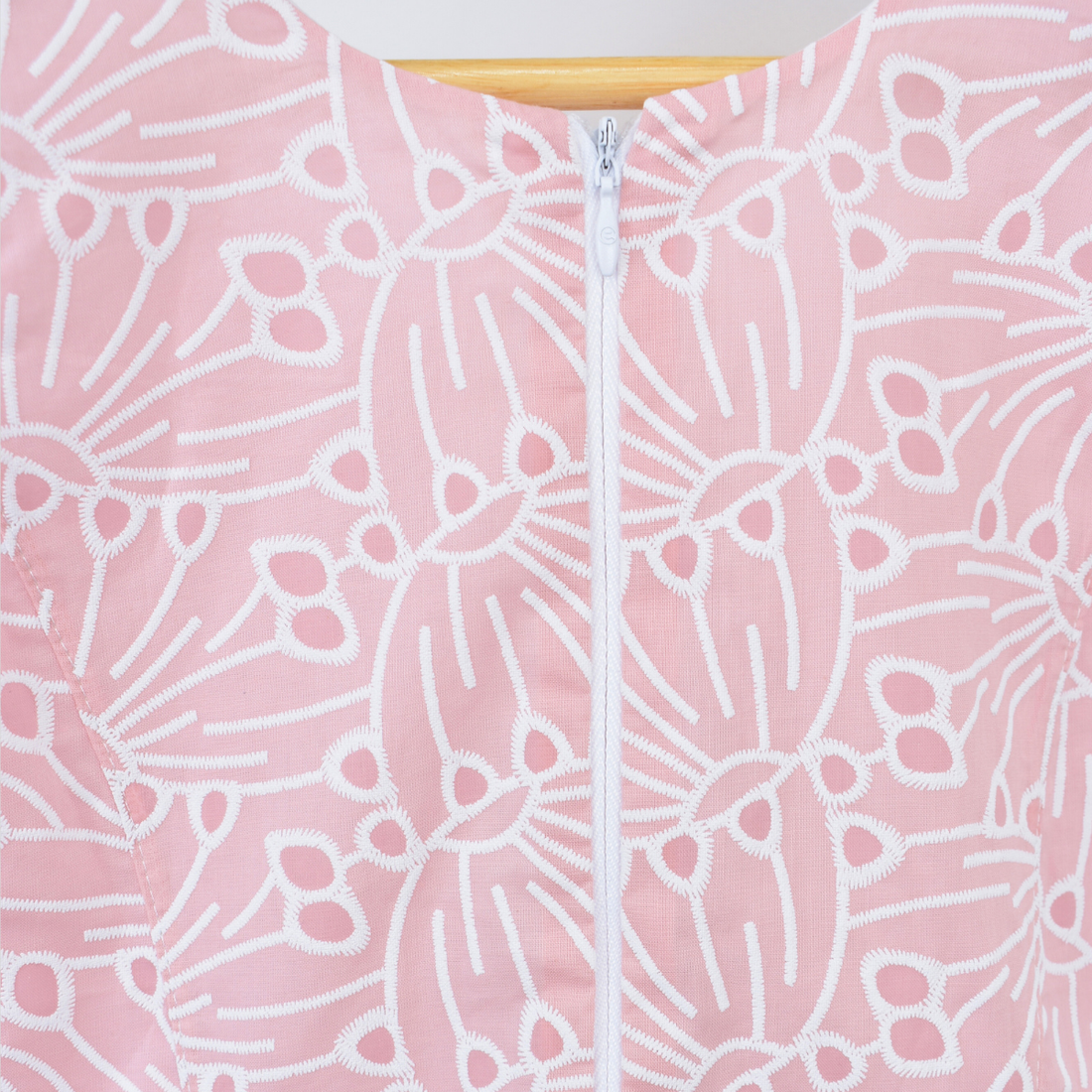 Vestido con Bordados