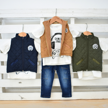Conjunto Bebé de Tres Piezas con chaleco