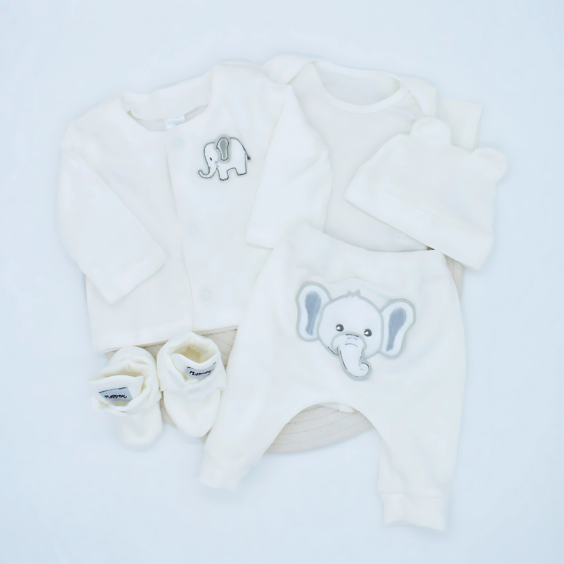 Set de Primer Día con Bordado de Elefante – x8 Piezas