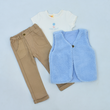 Conjunto de Blusa, Chaleco y Pantalón