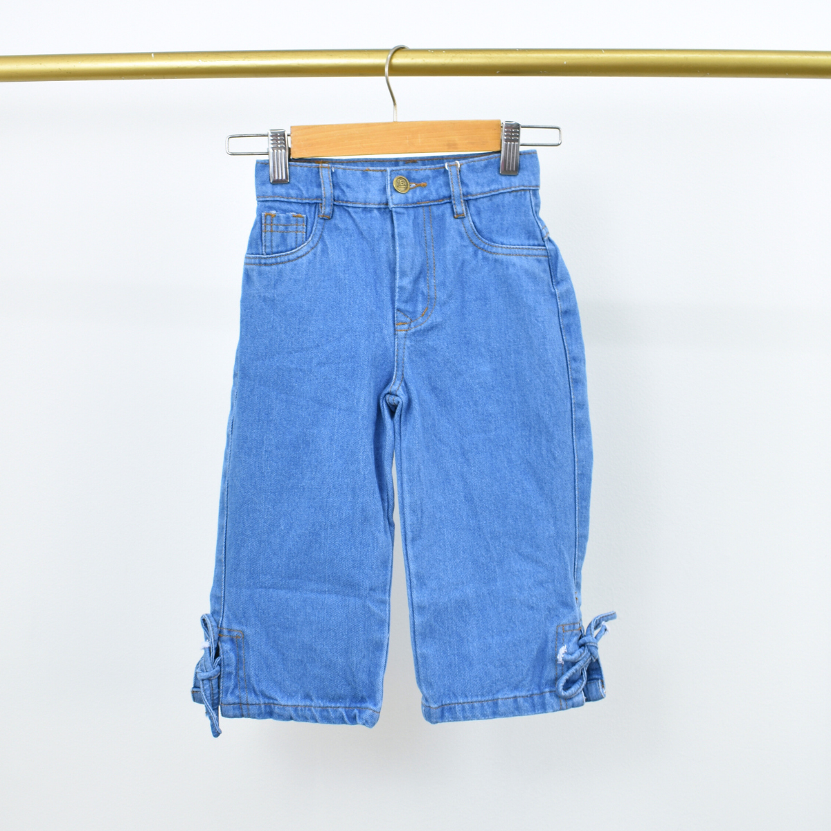 Pantalón Tipo Capri en Denim