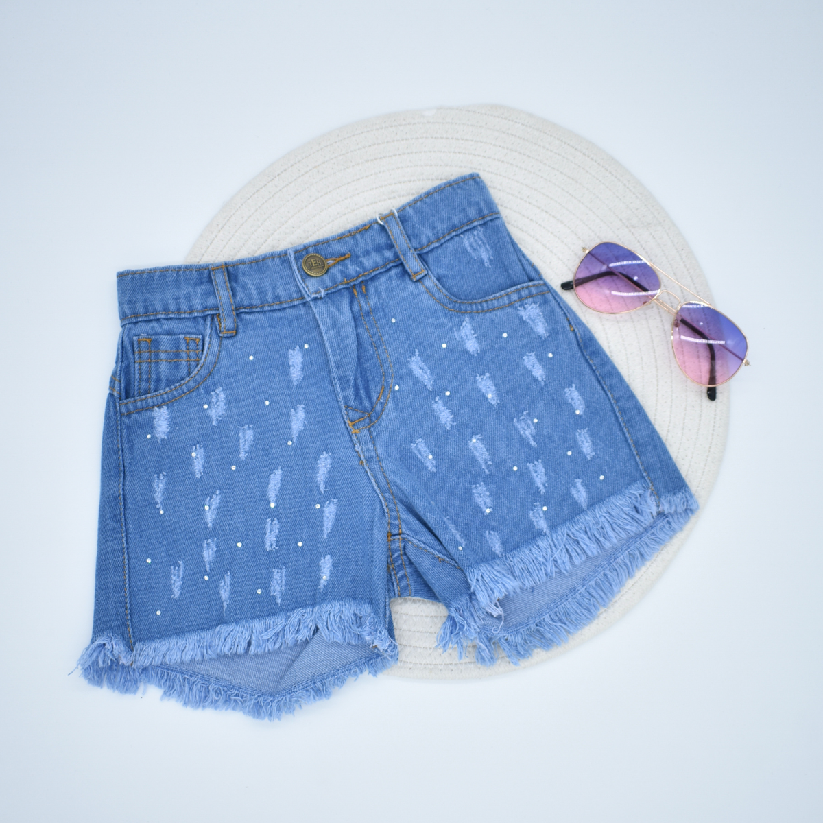 Short en Denim con Detalles Desgastados y Brillos