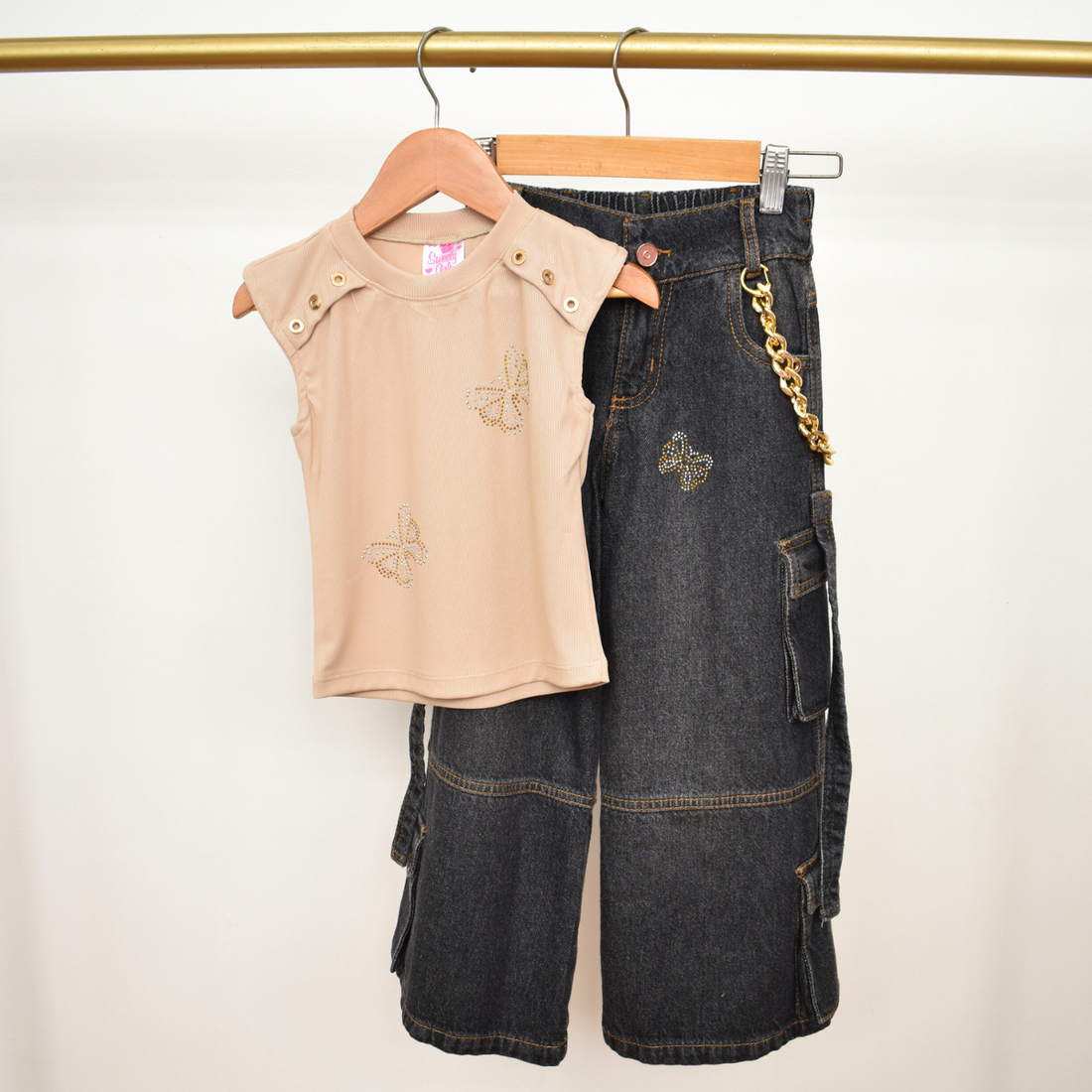 Conjunto con Blusa  y Pantalón Cargo en Mezclilla