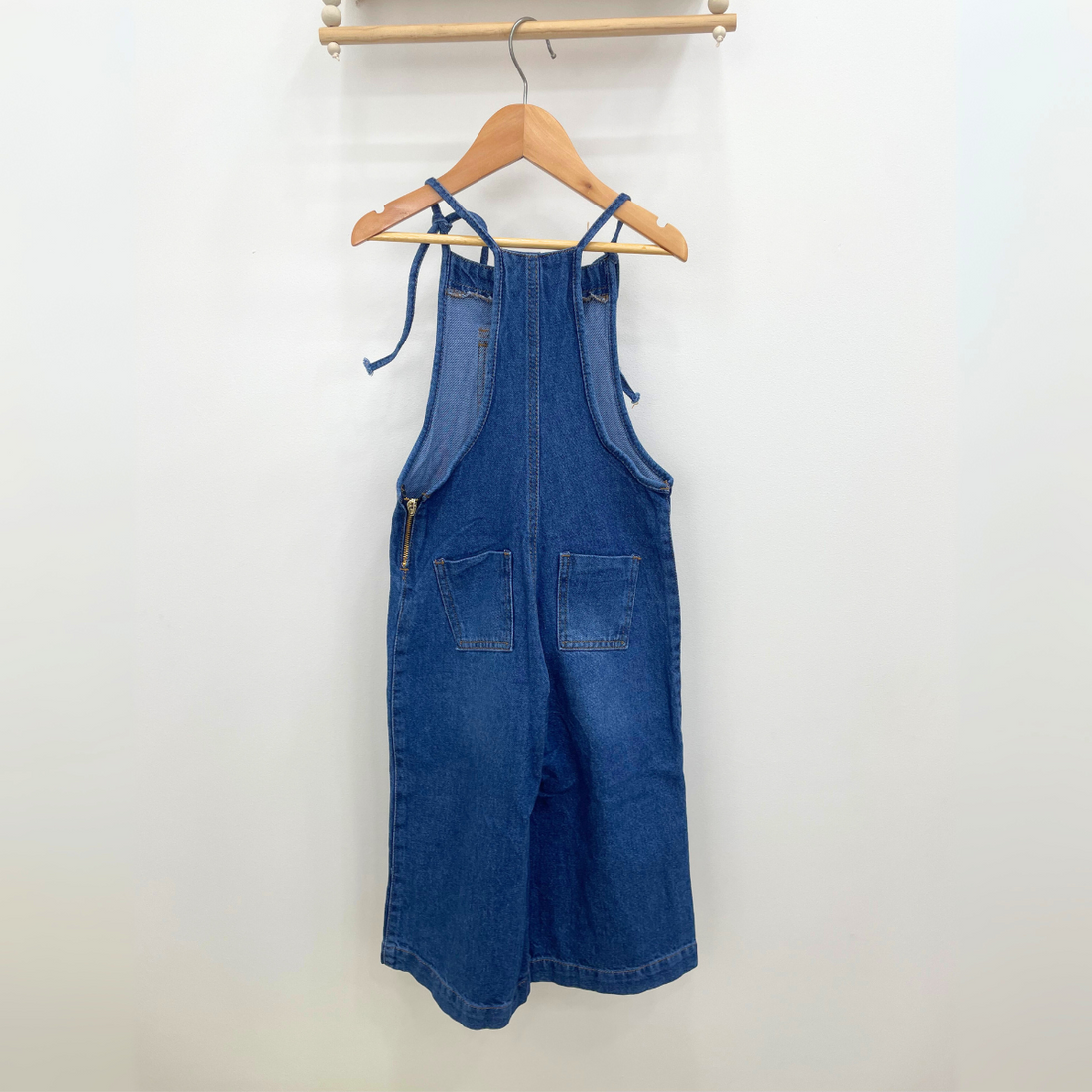 Jardín en Denim para Niña – Estilo Casual con Encanto