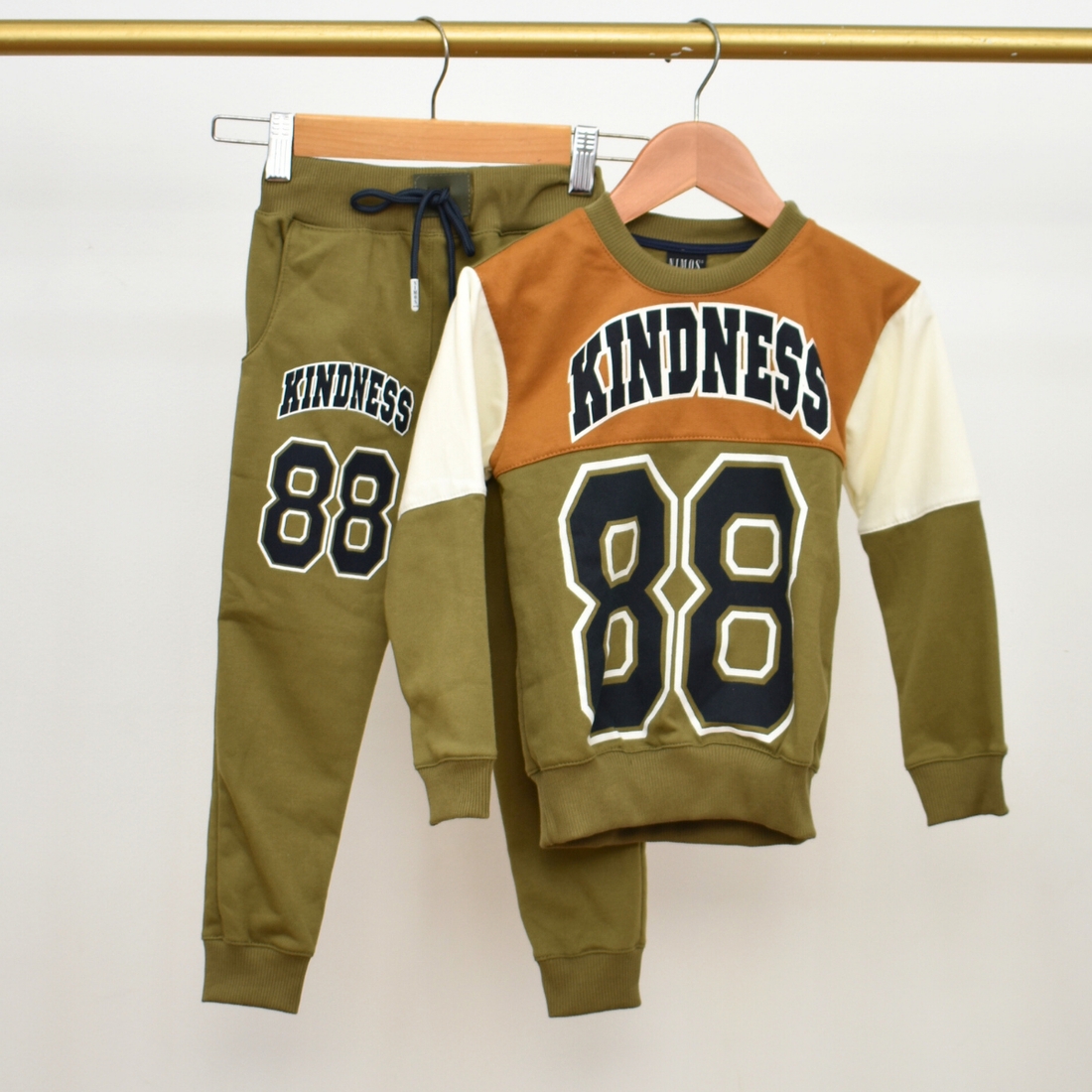 Conjunto Deportivo Infantil "Kindness 88"
