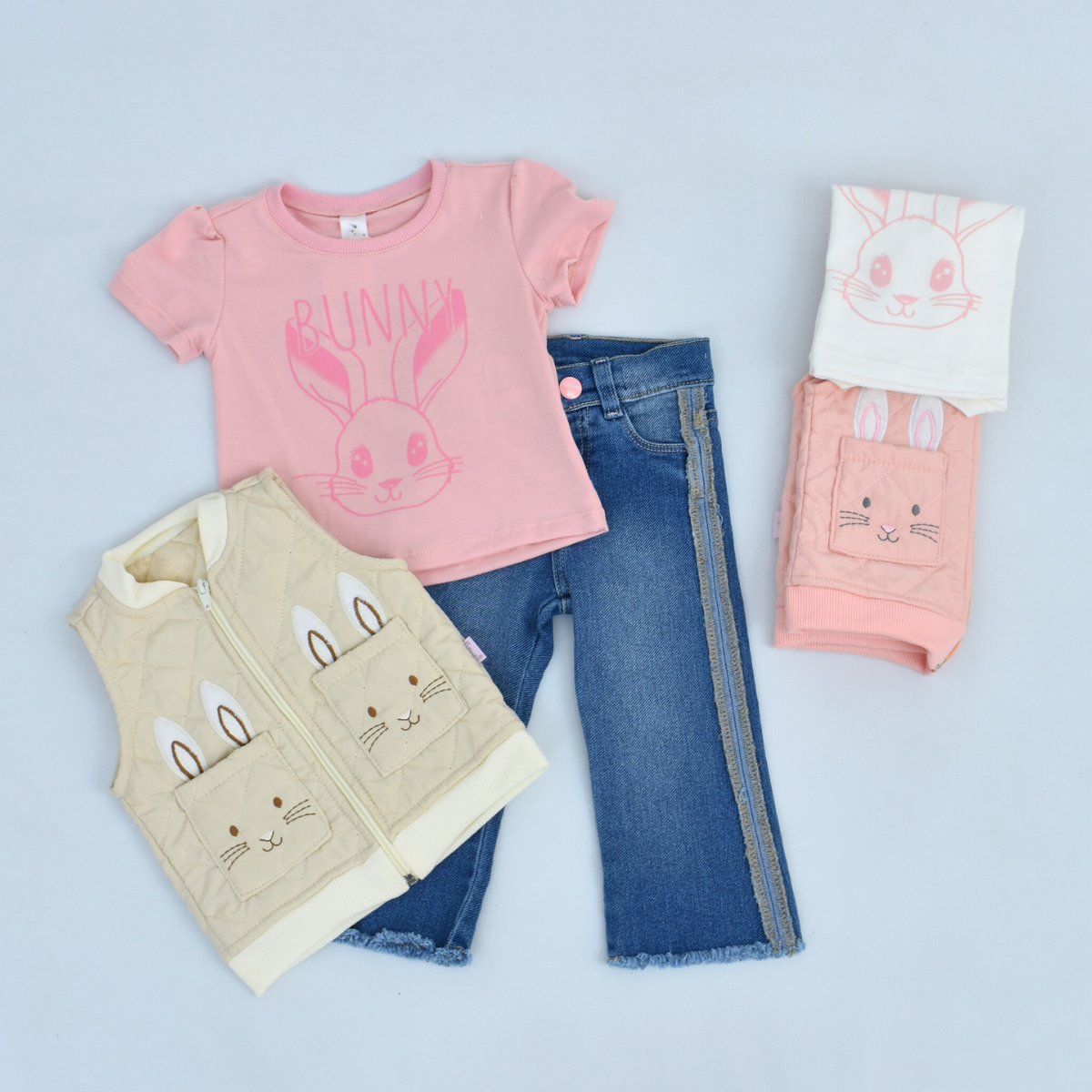 Conjunto en Denim, Blusa y Chaleco Conejito