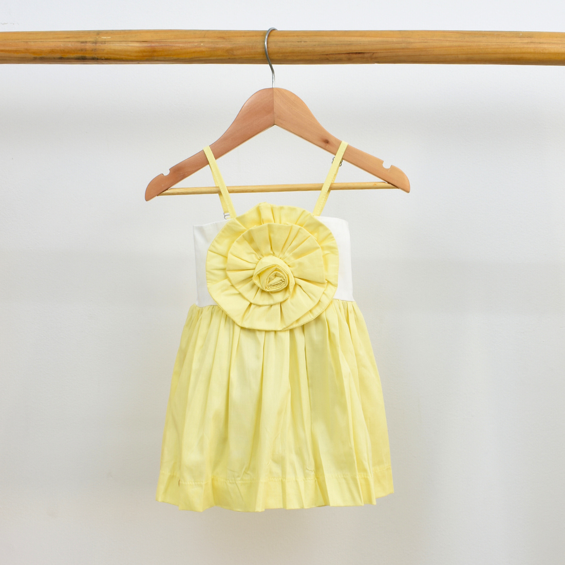 Vestido de Flor Tridimensional