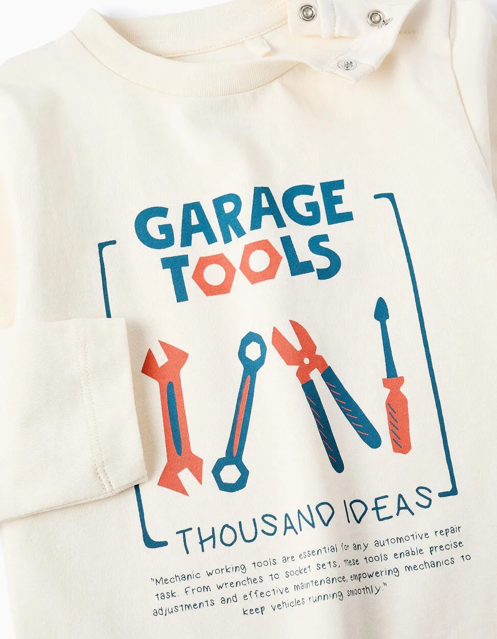 Camiseta Estampada con "Garage Tools"