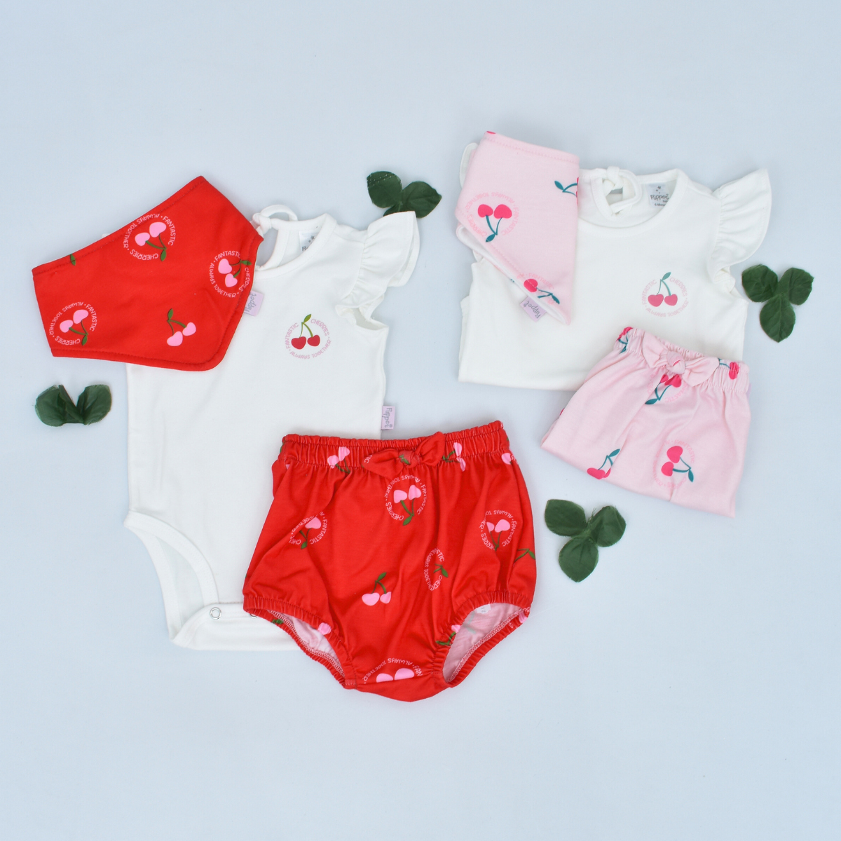 Conjunto con Body, Calzón y Babero Estampado