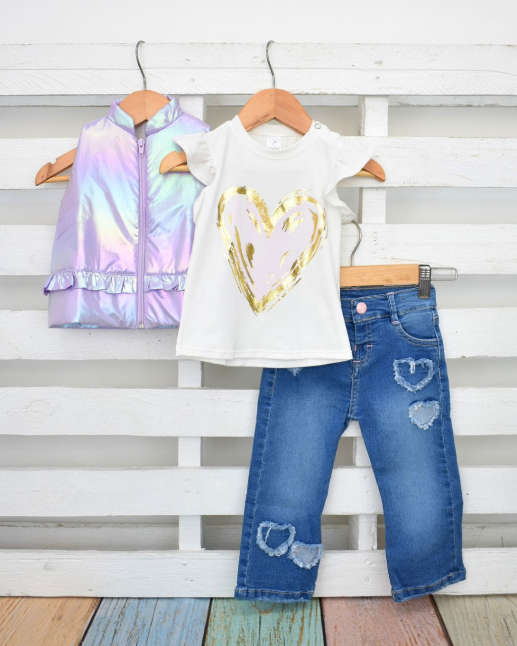 Conjunto Jeans con Camiseta y Chaleco Iridiscente